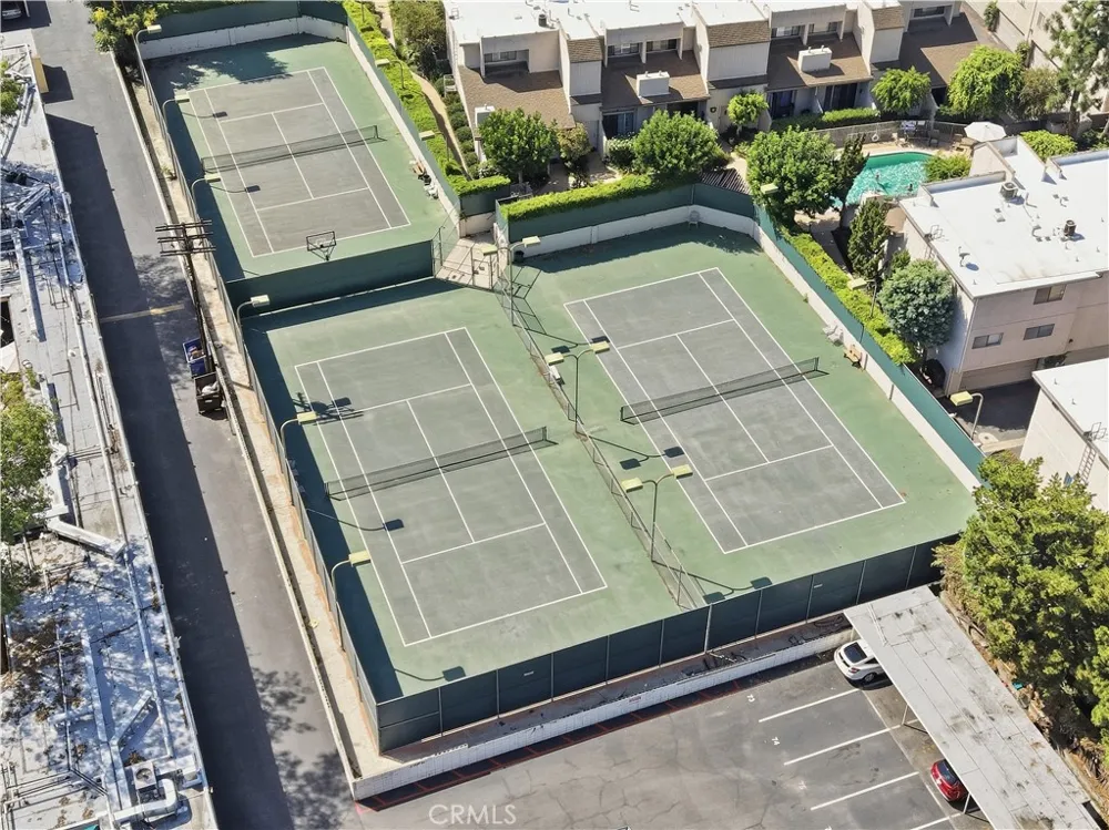 15207 Magnolia Boulevard #119 Sherman Oaks, CA 91403