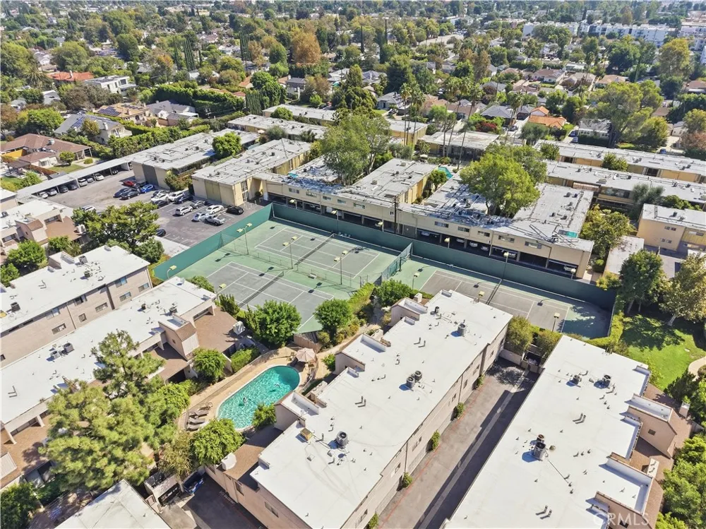 15207 Magnolia Boulevard #119 Sherman Oaks, CA 91403