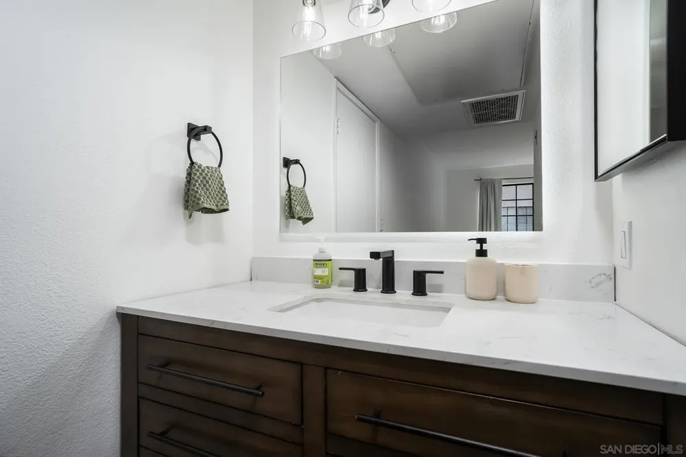 4205 Ohio #304 San Diego, CA 92104