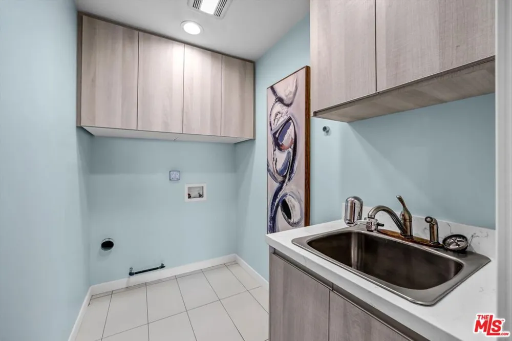 2355 Branden Street Los Angeles, CA 90026