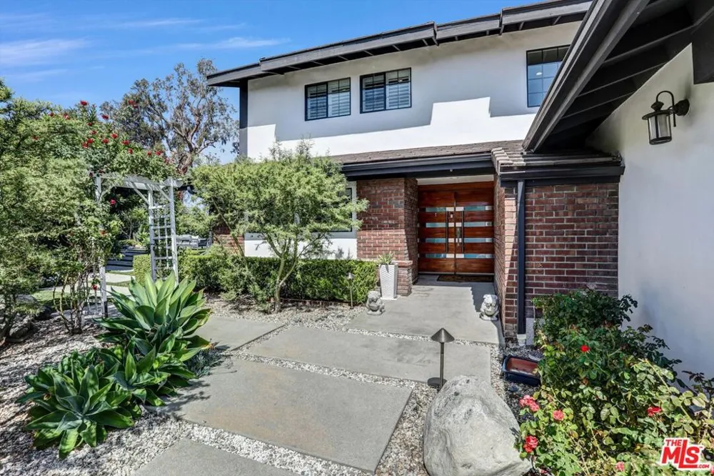 2355 Branden Street Los Angeles, CA 90026