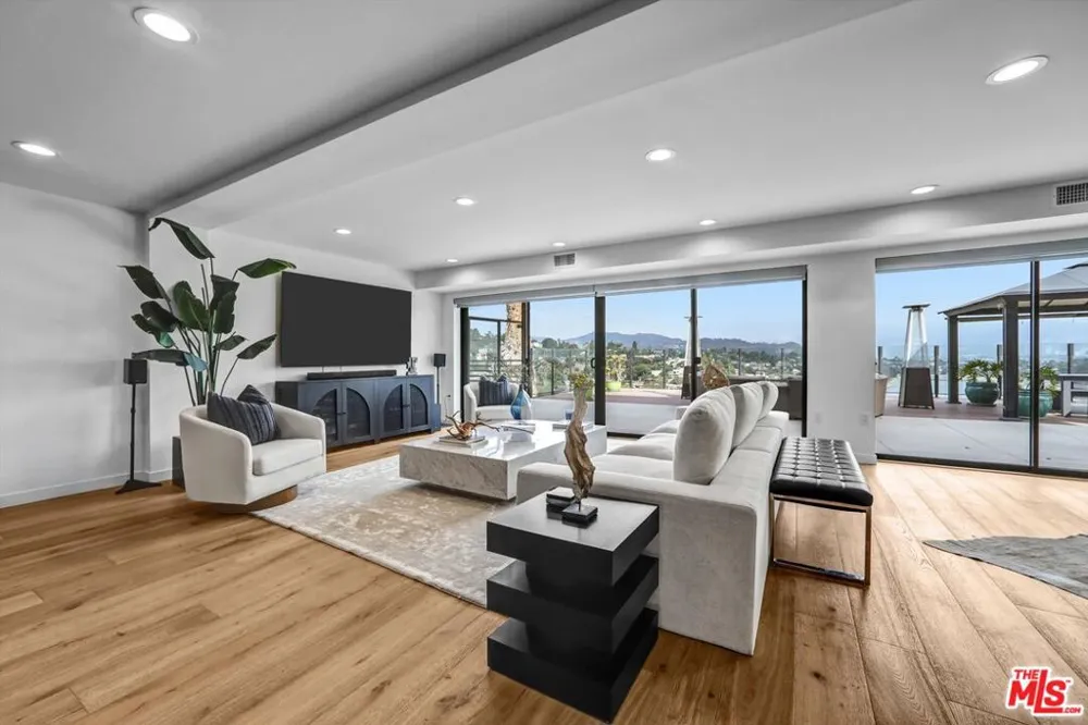2355 Branden Street Los Angeles, CA 90026