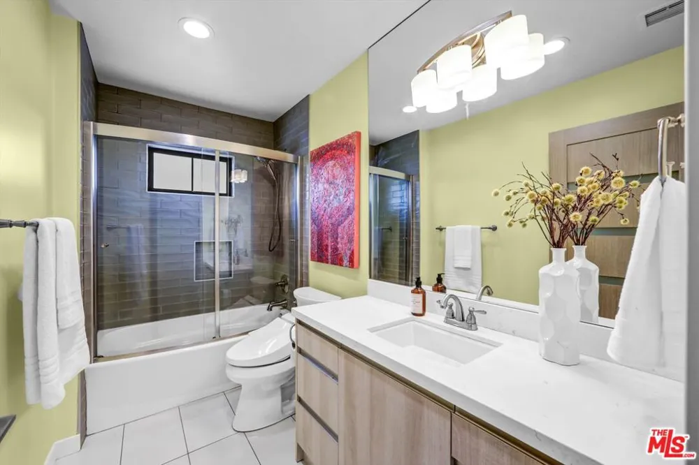 2355 Branden Street Los Angeles, CA 90026