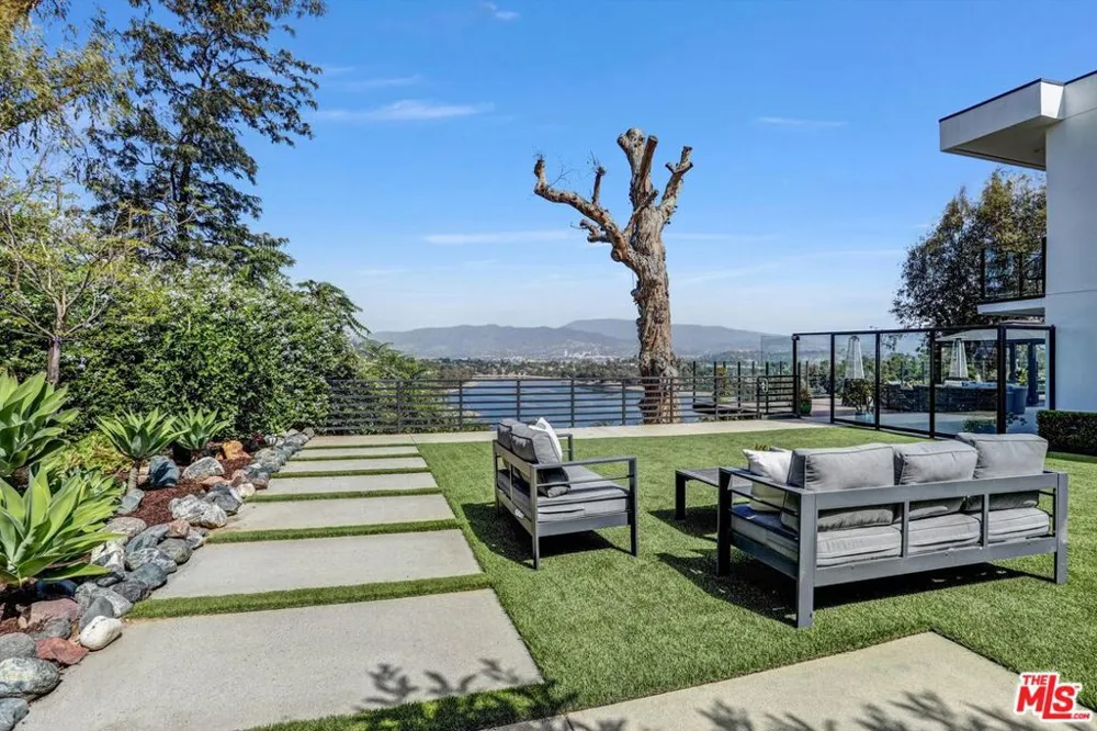 2355 Branden Street Los Angeles, CA 90026