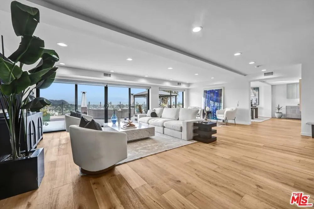 2355 Branden Street Los Angeles, CA 90026