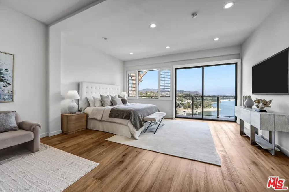 2355 Branden Street Los Angeles, CA 90026