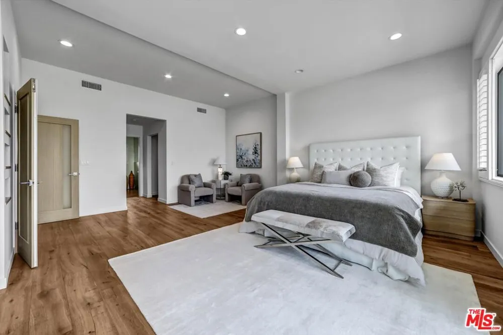 2355 Branden Street Los Angeles, CA 90026