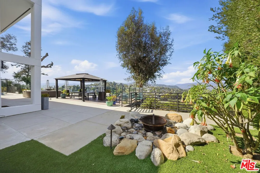 2355 Branden Street Los Angeles, CA 90026