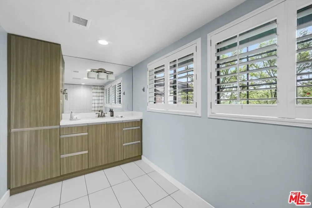 2355 Branden Street Los Angeles, CA 90026