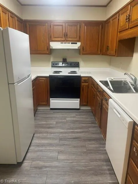 2811 Tully Square #H Winston-Salem, NC 27106