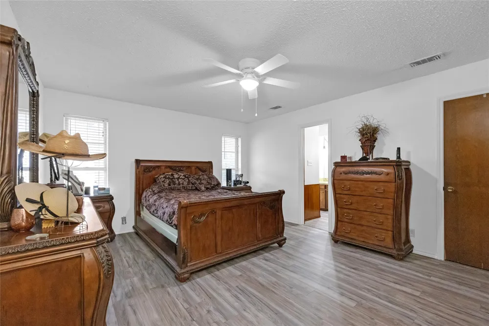 4425 County Road 711 Cleburne, TX 76031