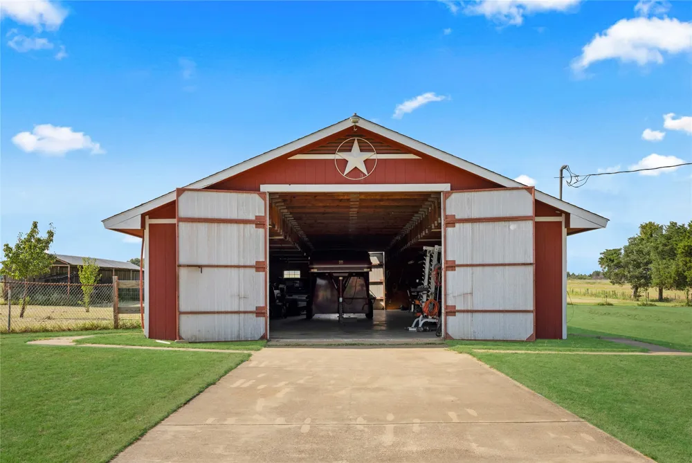 4425 County Road 711 Cleburne, TX 76031