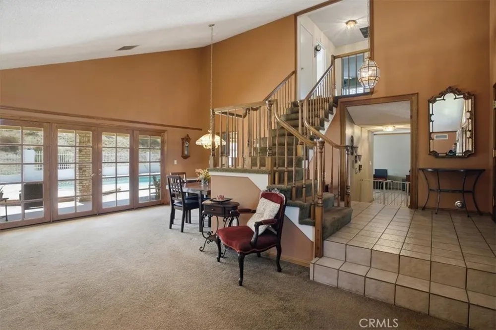 23134 La Granja Valencia, CA 91354