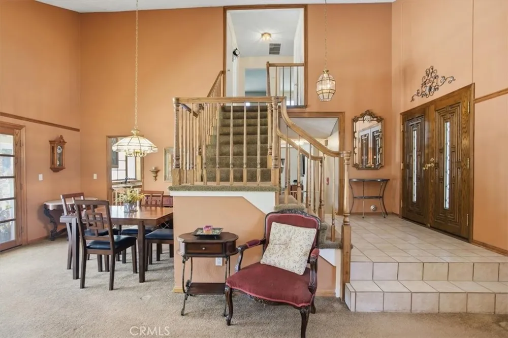 23134 La Granja Valencia, CA 91354