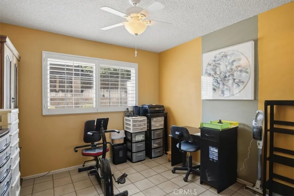 23134 La Granja Valencia, CA 91354