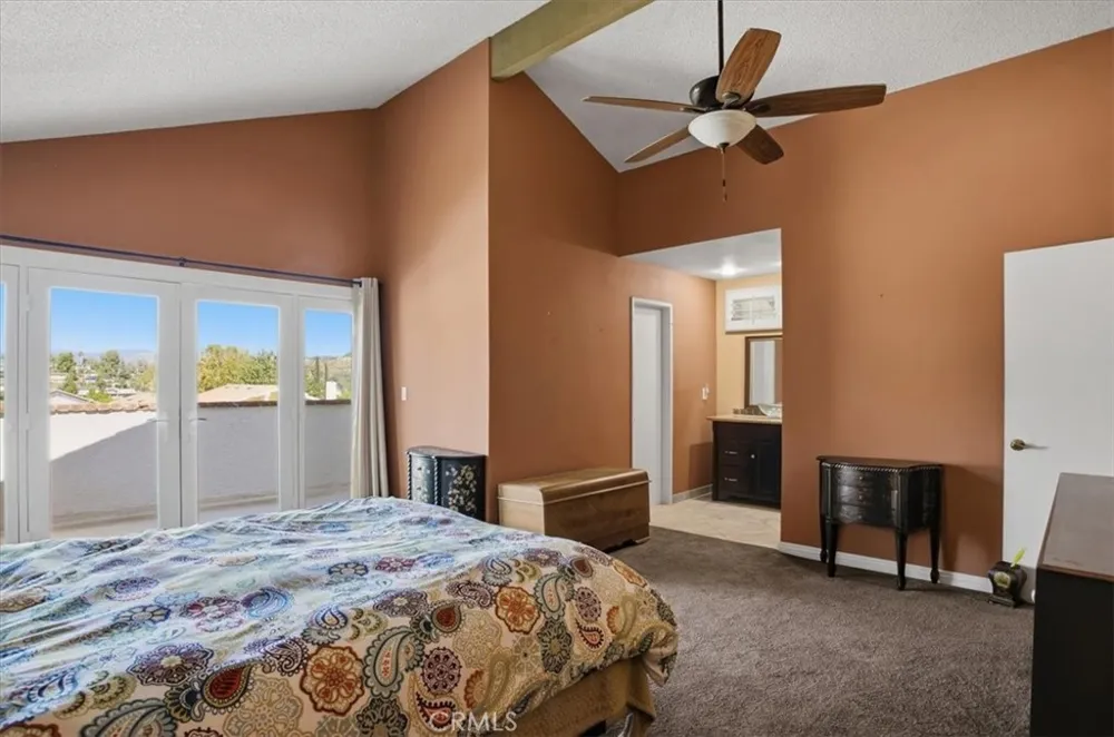 23134 La Granja Valencia, CA 91354