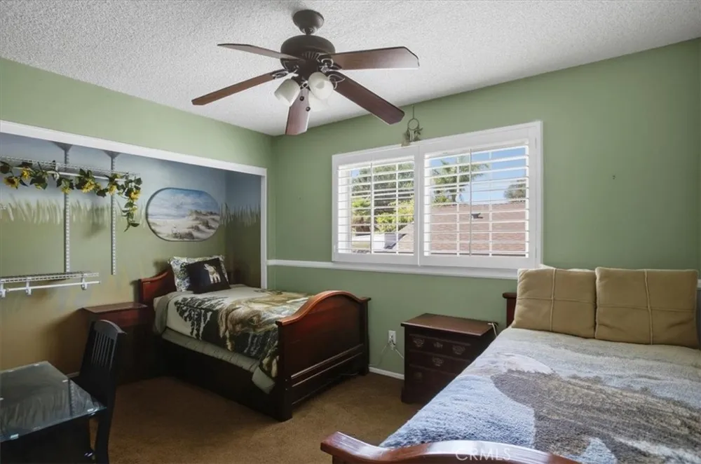 23134 La Granja Valencia, CA 91354