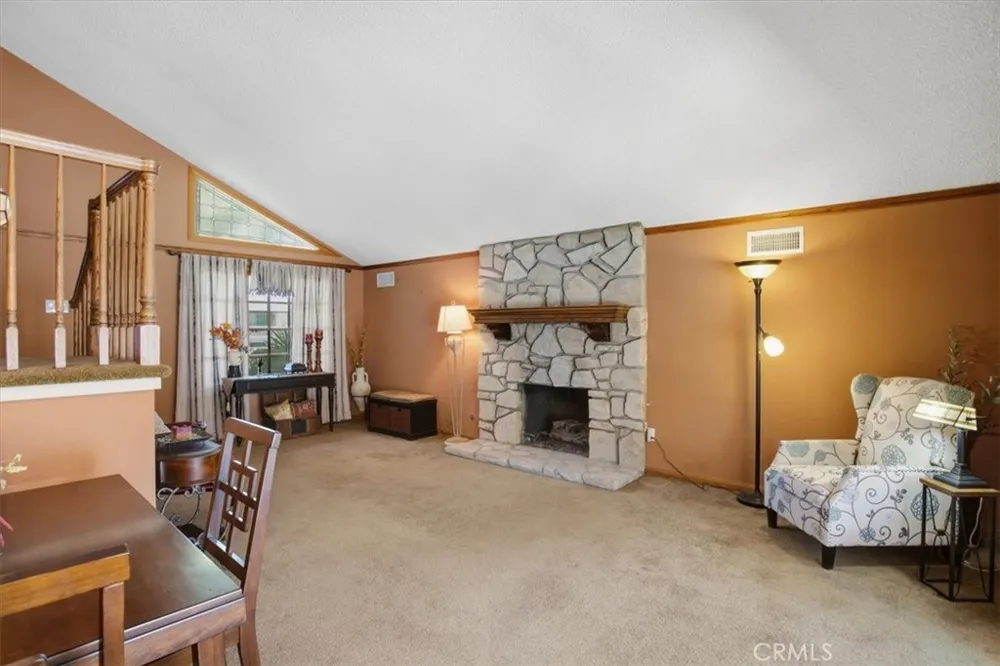 23134 La Granja Valencia, CA 91354