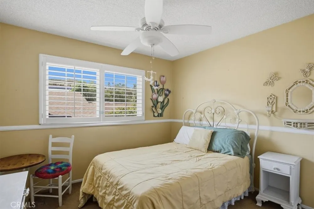 23134 La Granja Valencia, CA 91354