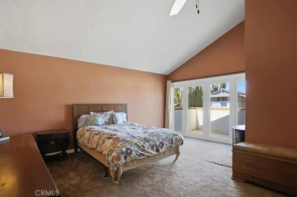 23134 La Granja Valencia, CA 91354