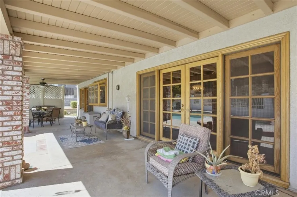 23134 La Granja Valencia, CA 91354