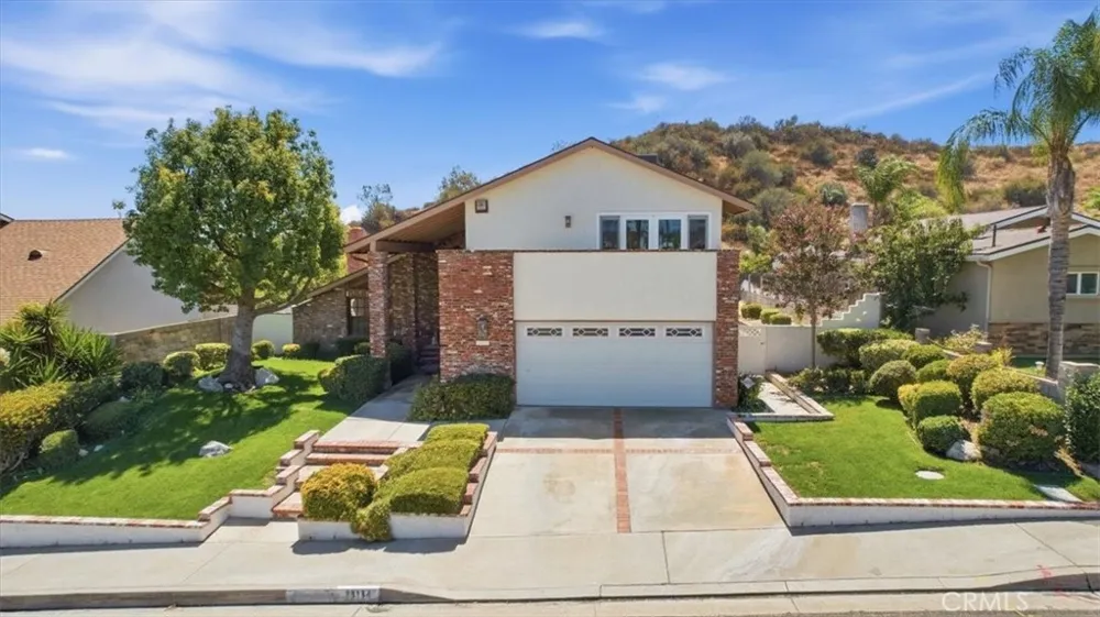 23134 La Granja Valencia, CA 91354