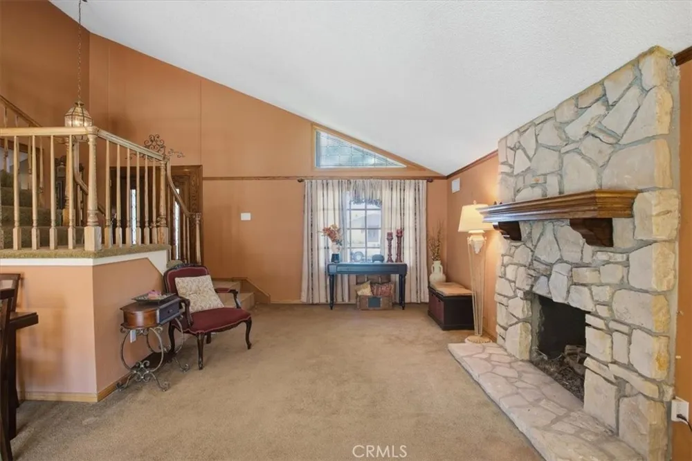 23134 La Granja Valencia, CA 91354