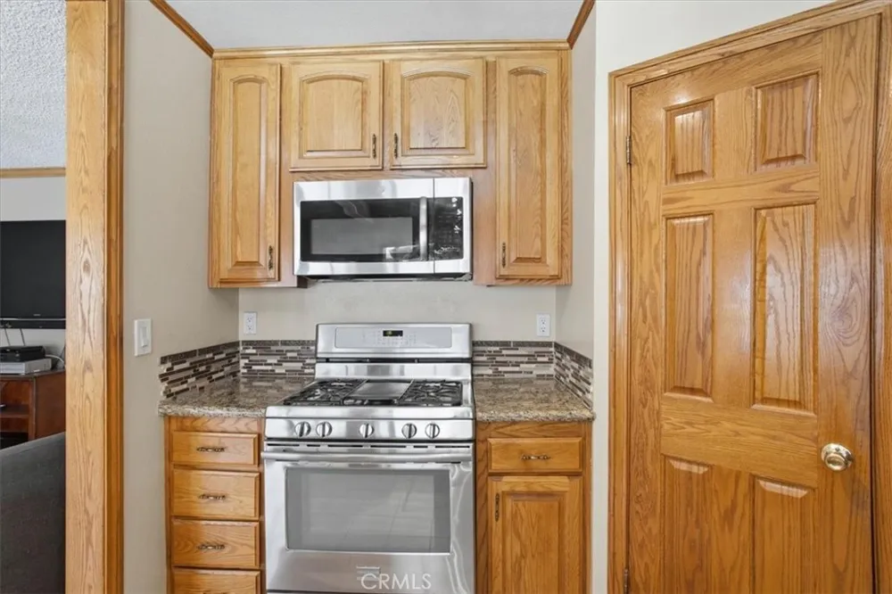 23134 La Granja Valencia, CA 91354