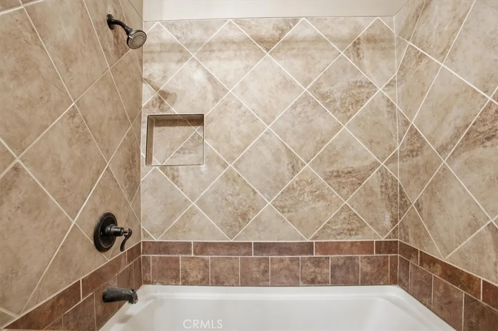 23134 La Granja Valencia, CA 91354