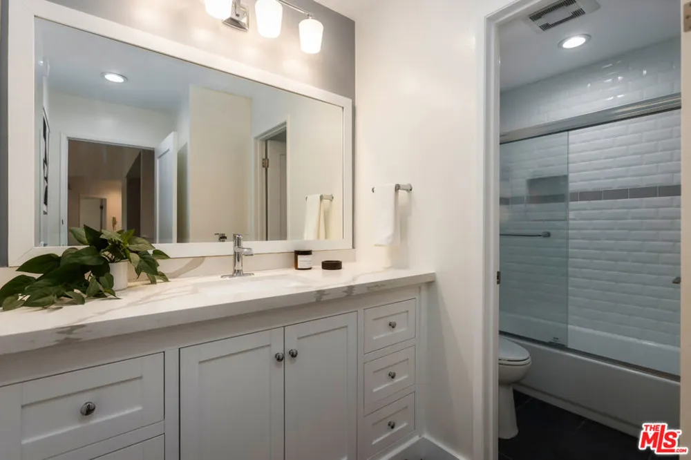 11701 Texas Avenue #308 Los Angeles, CA 90025
