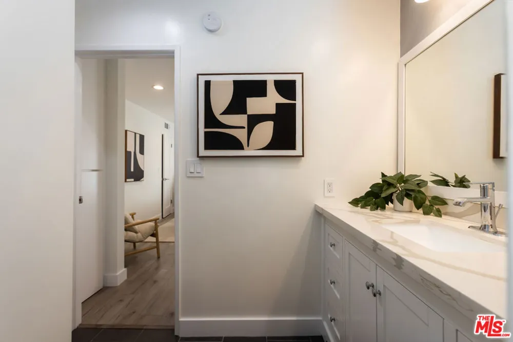 11701 Texas Avenue #308 Los Angeles, CA 90025