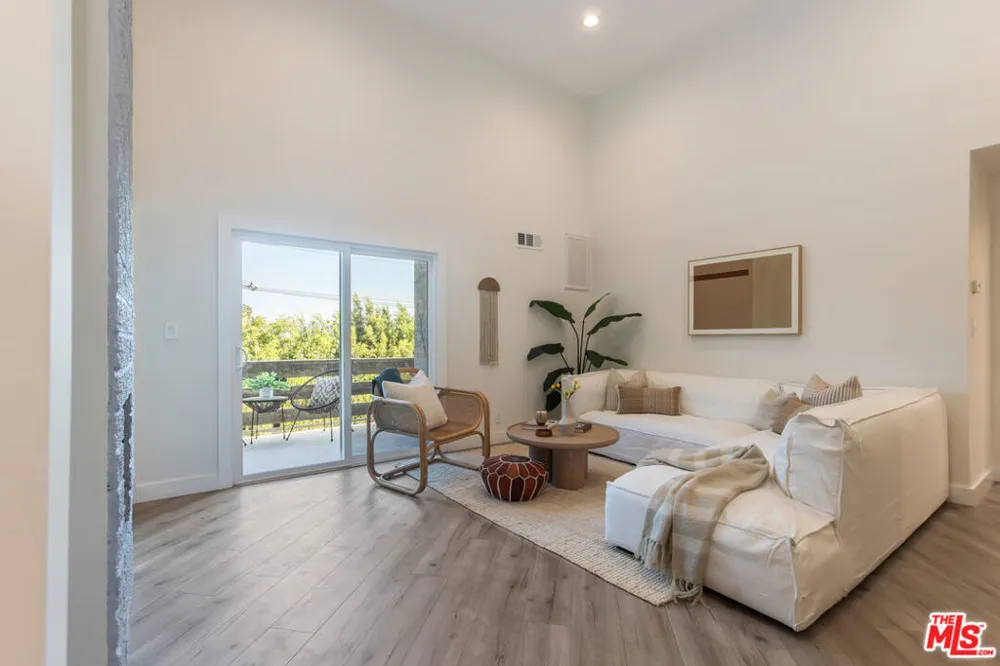 11701 Texas Avenue #308 Los Angeles, CA 90025