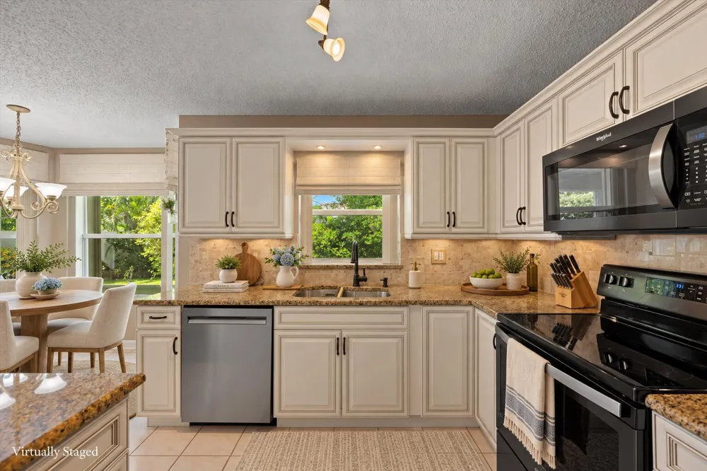 8156 Mystic Harbor Circle Boynton Beach, FL 33436
