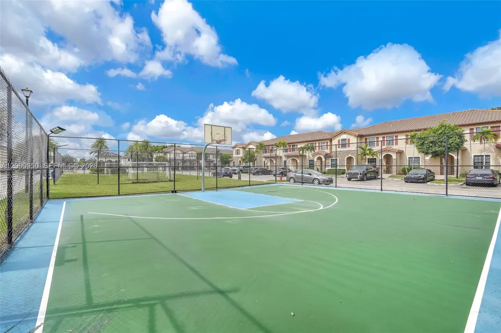 9255 W 33rd Ln #9255 Hialeah, FL 33018