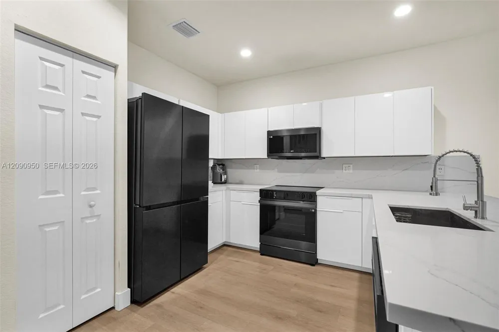 9255 W 33rd Ln #9255 Hialeah, FL 33018