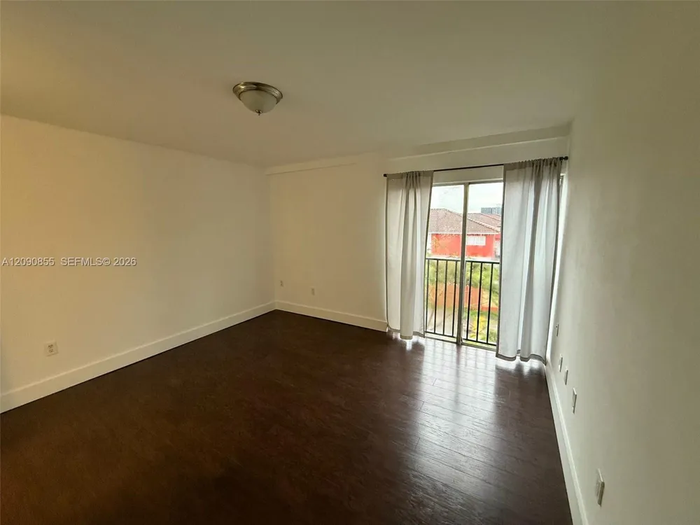 231 NW 109th Ave #209 Miami, FL 33172
