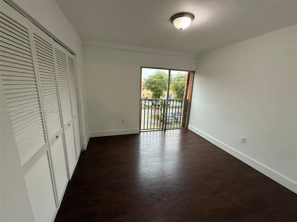 231 NW 109th Ave #209 Miami, FL 33172