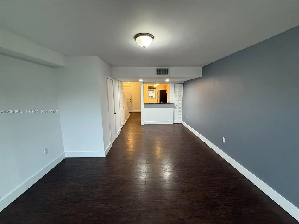 231 NW 109th Ave #209 Miami, FL 33172