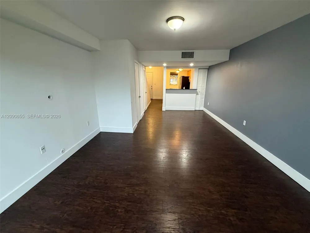 231 NW 109th Ave #209 Miami, FL 33172