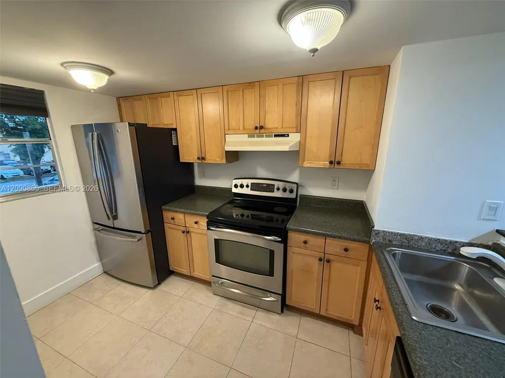 231 NW 109th Ave #209 Miami, FL 33172