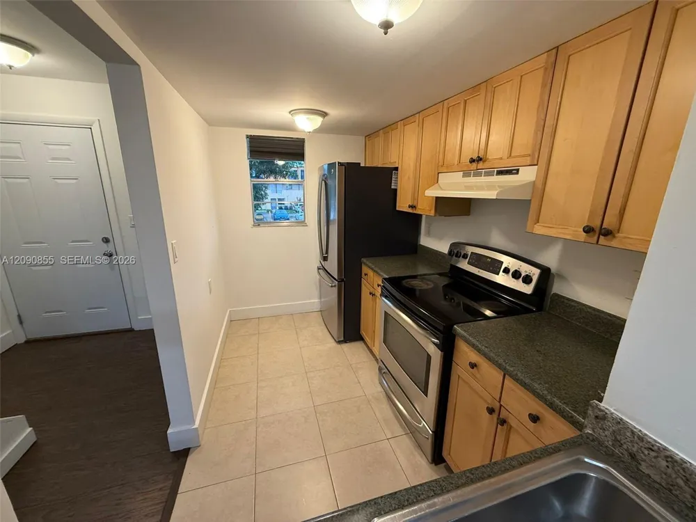 231 NW 109th Ave #209 Miami, FL 33172
