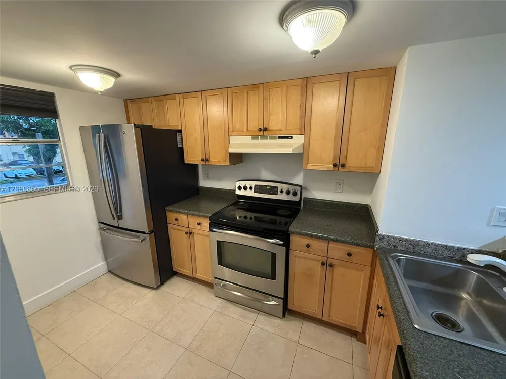 231 NW 109th Ave #209 Miami, FL 33172