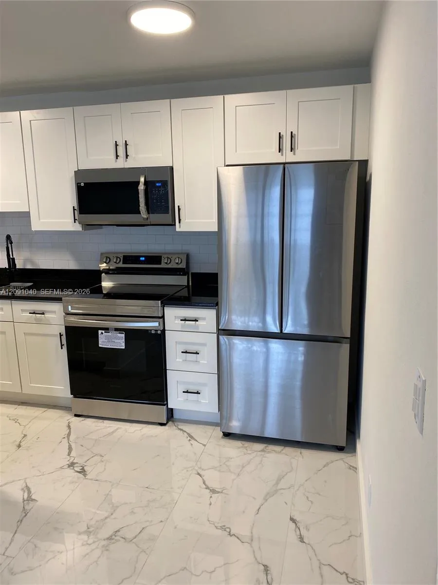 3550 NW 8th Ave #616 Pompano Beach, FL 33064
