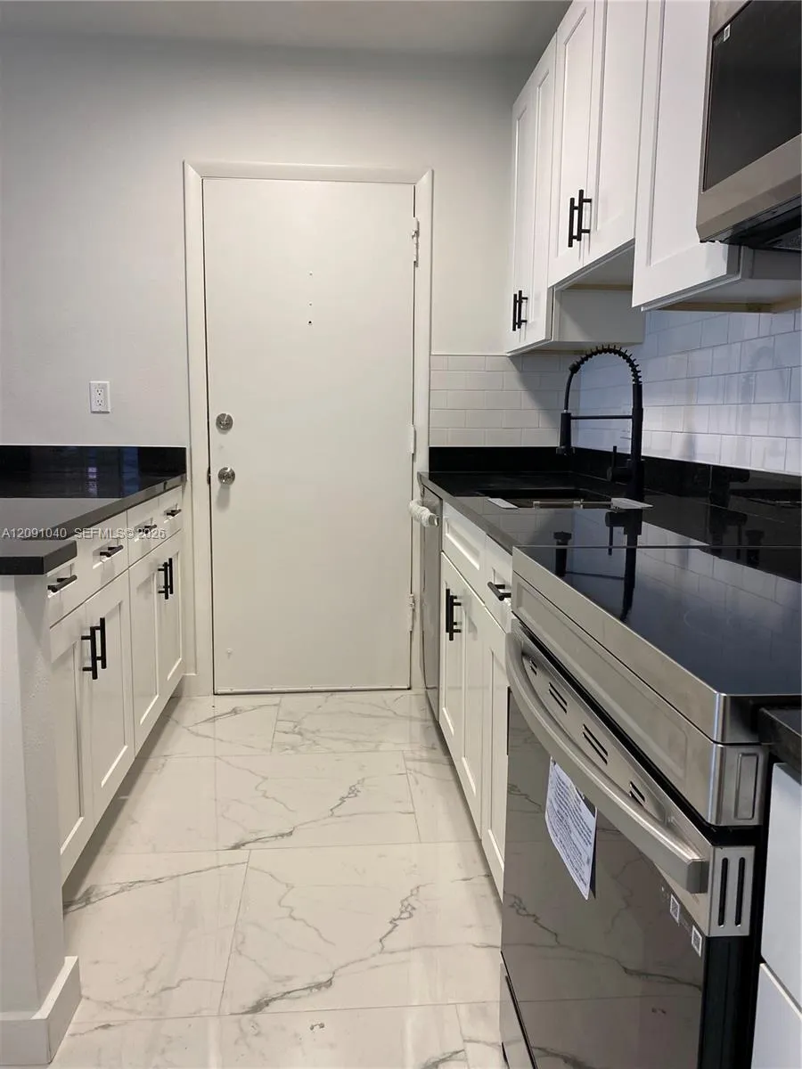 3550 NW 8th Ave #616 Pompano Beach, FL 33064