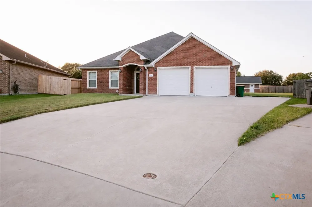 511 Mason Circle Victoria, TX 77904