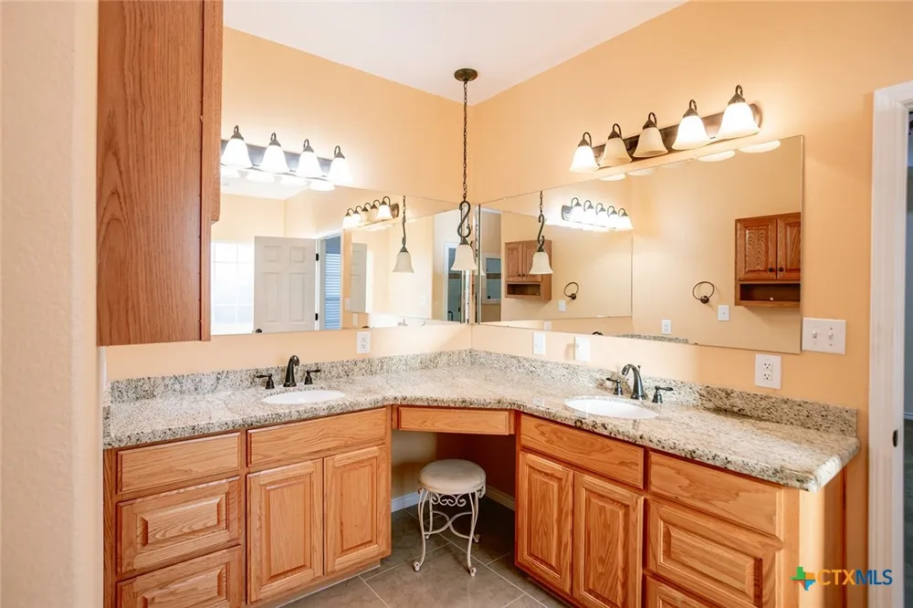 511 Mason Circle Victoria, TX 77904