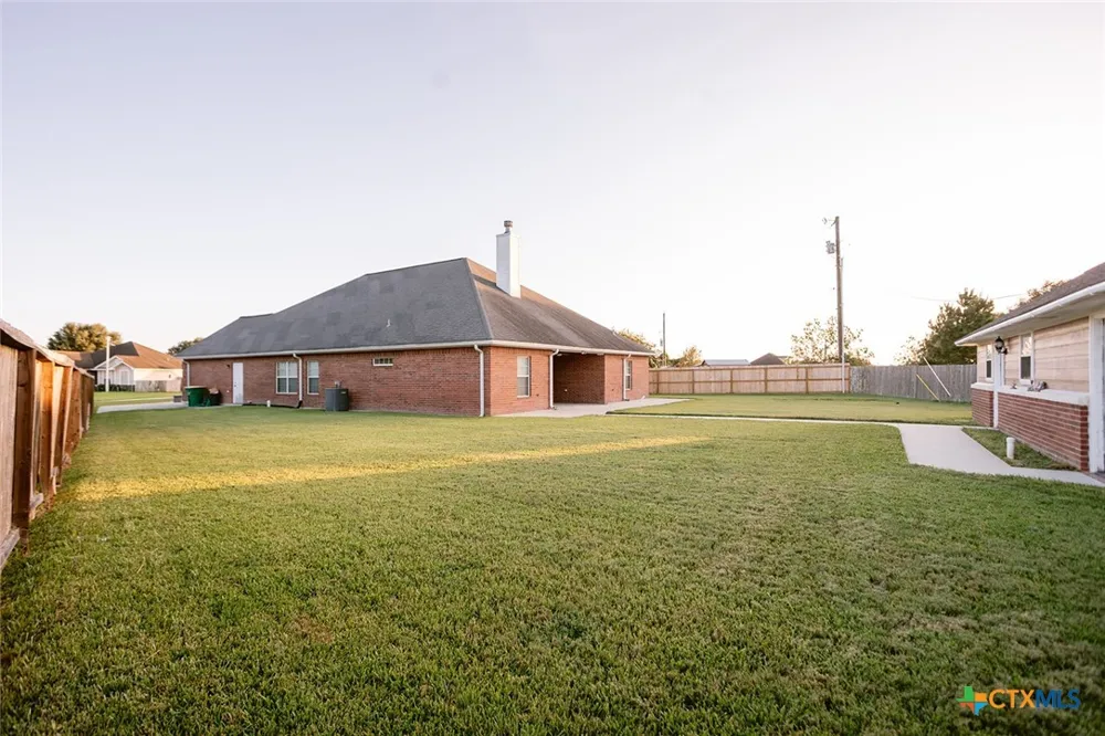 511 Mason Circle Victoria, TX 77904