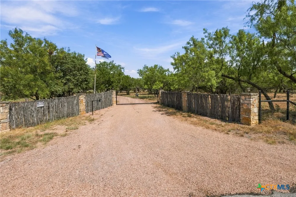 1550 CR 119 Burnet, TX 78611