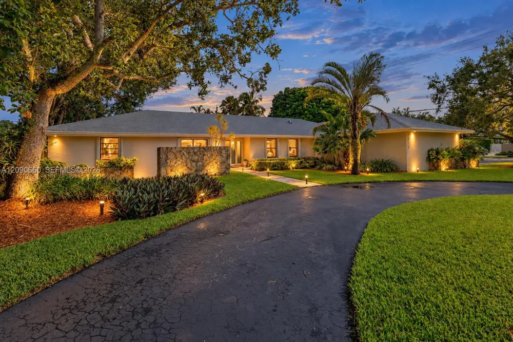 7915 SW 155th St Palmetto Bay, FL 33157