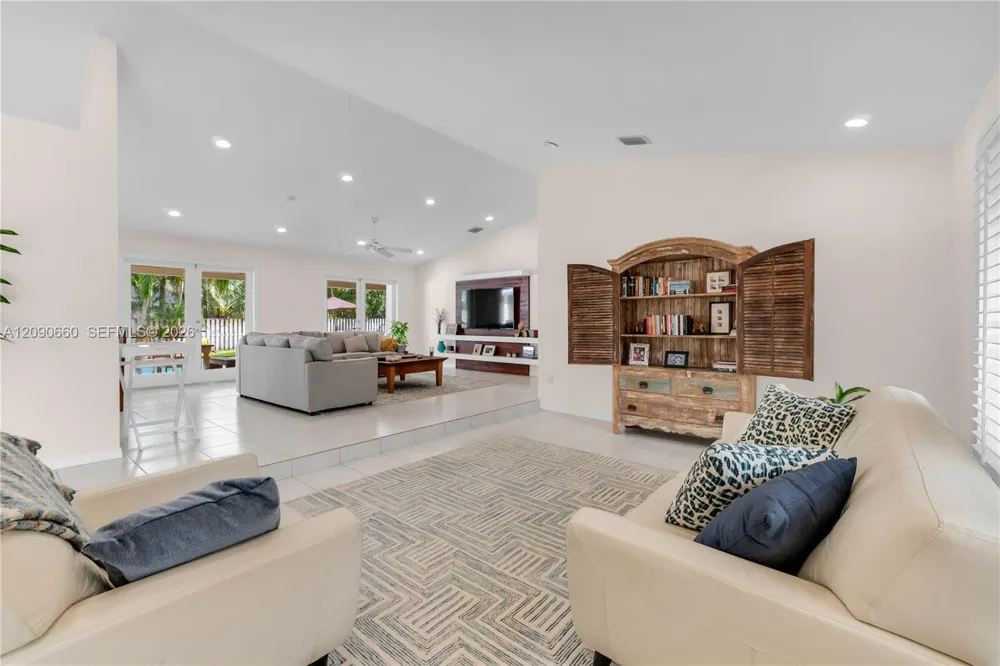 7915 SW 155th St Palmetto Bay, FL 33157